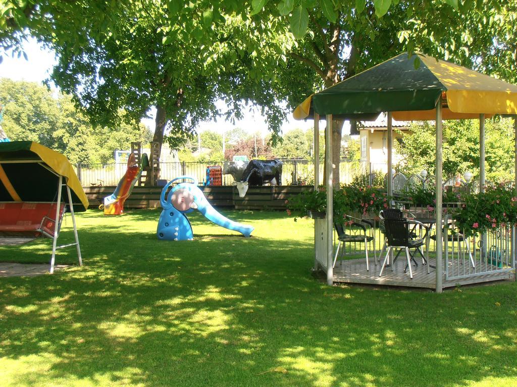 Ferienanlage Seehof Krumpendorf Bagian luar foto