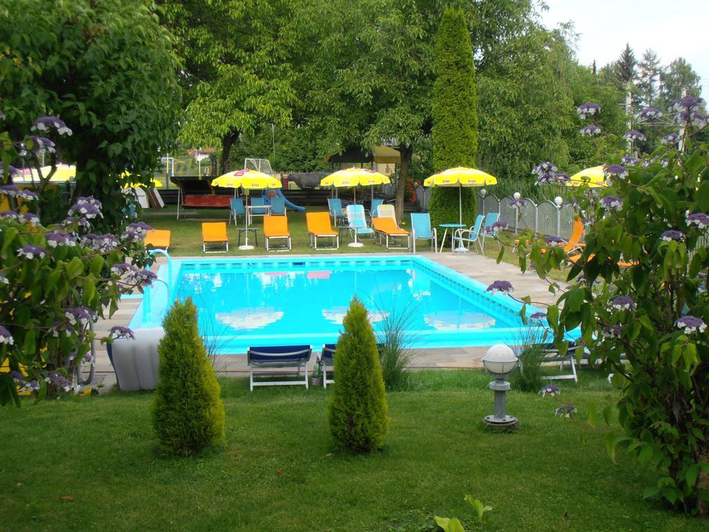 Ferienanlage Seehof Krumpendorf Bagian luar foto